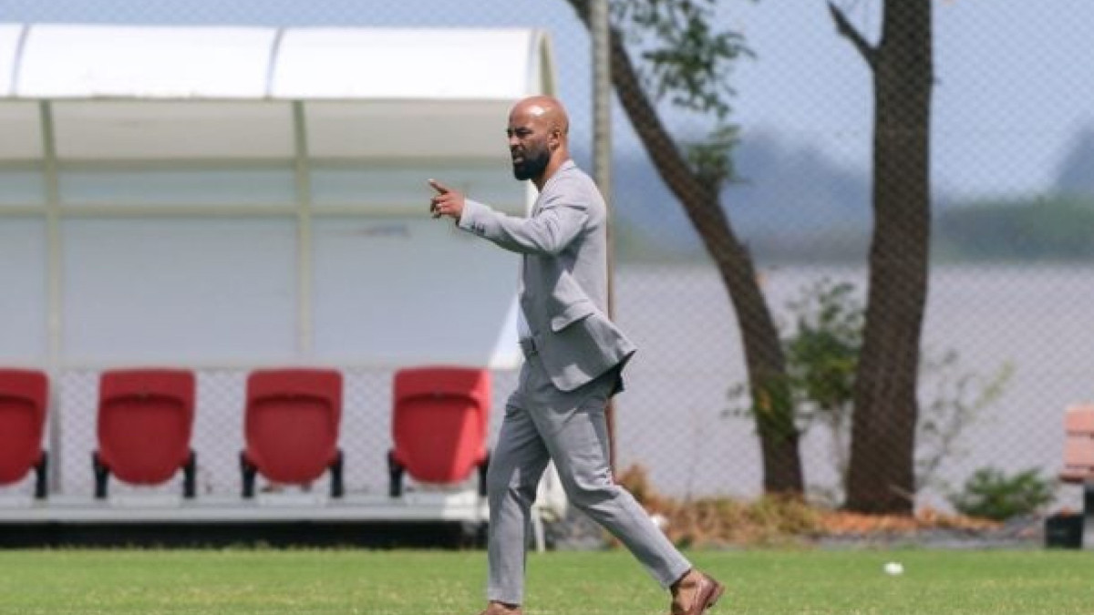 Prioridades do Colorado no mercado são um zagueiro, um lateral-esquerdo, um volante e um centroavante 