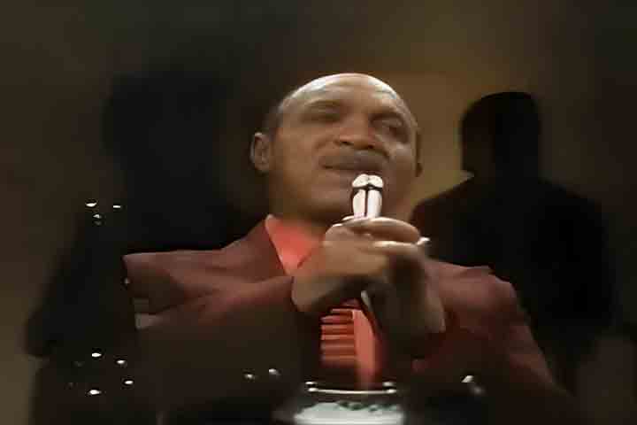 Entre os sucessos mais conhecidos de seu cancioneiro estão “Se Acaso Você Chegasse”, “Cadeira Vazia”, “Felicidade”, “Maria Rosa”, Nervos de Aço e “Quem Há de Dizer”. 
