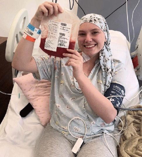 Isabel lutava contra um Linfoma de Hodgkin desde 2015 e havia realizado um transplante de medula óssea em outubro de 2025. Mas poucos dias após receber alta, a influenciadora  precisou ser internada às pressas no dia 27 de novembro.