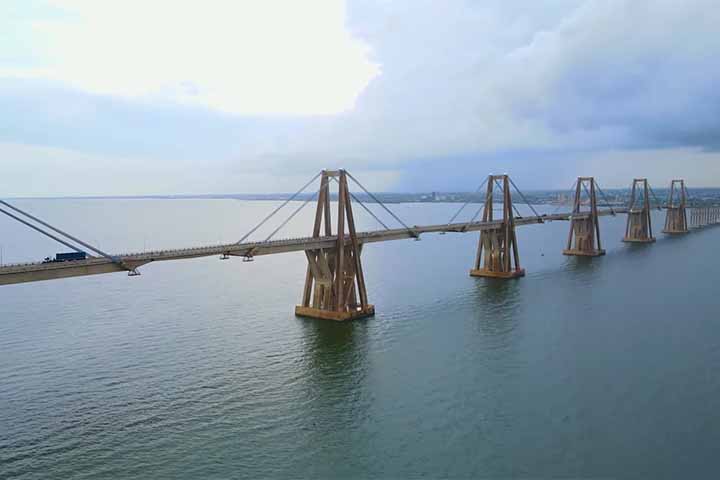 No século 20, a descoberta de petróleo nas proximidades do Maracaibo em 1914 e a construção de poços comerciais a partir de 1922 transformaram a região em um dos corações da indústria petrolífera venezuelana. 
