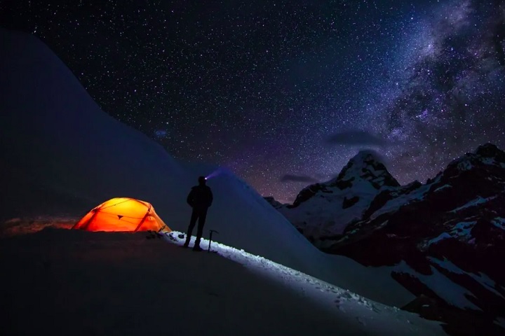 Em 2022, o brasileiro participou da série Andes Extremo, do History Channel. Além disso, ele teve suas fotos publicadas na revista National Geographic.