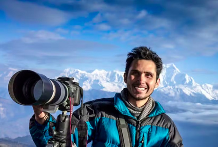 Em 2021, foi finalista do prêmio Wildlife Photographer of the Year com um trabalho sobre queimadas no Pantanal. 