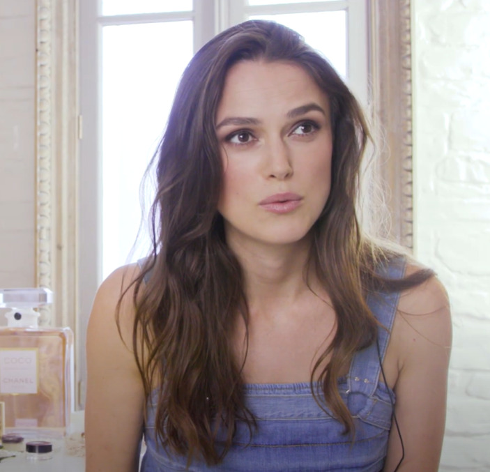 Segundo a atriz, o escrutínio intenso do público e da mídia foi especialmente difícil por ocorrer em um período de descobertas e amadurecimento pessoal. Ela destacou que, por não ser uma pessoa extrovertida, lidar com a atenção constante e a pressão associadas ao estrelato mundial foi assustador.
