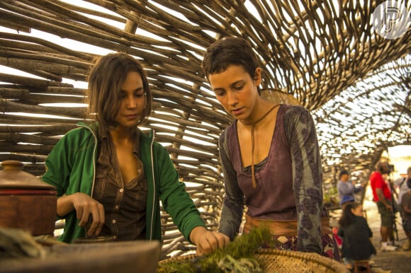 No mesmo ano, integrou o elenco da supersérie “Onde Nascem os Fortes”, ambientada no sertão nordestino, como a personagem Selma.
