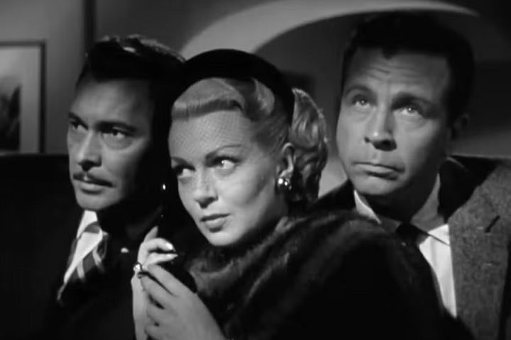 Ela começou a carreira no teatro, mas logo chamou a atenção dos estúdios de Hollywood, assinando contrato com a MGM nos anos 1940.