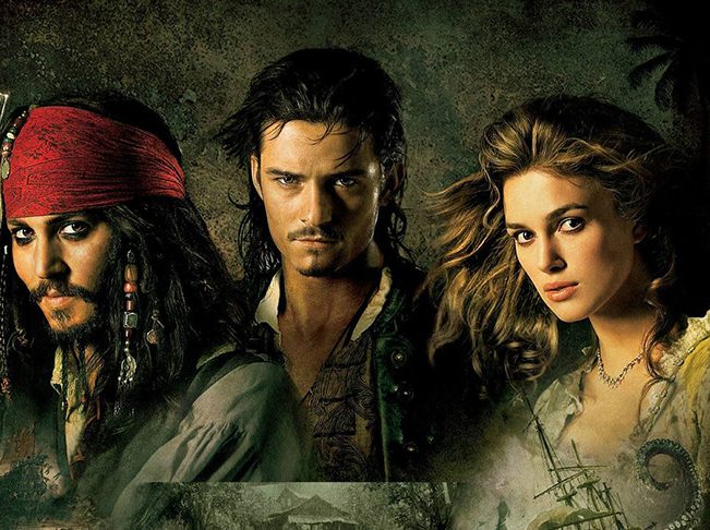 A franquia, protagonizada também por Johnny Depp e Orlando Bloom, virou um fenômeno global e consolidou sua carreira em Hollywood. 