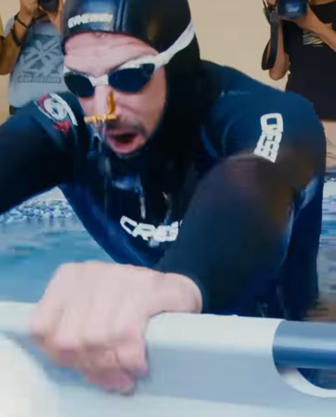 Mesmo sem o auxílio do oxigênio, Maričić revelou que consegue prender a respiração por pouco mais de 10 minutos, resultado de anos de treino. Considerando que uma pessoa comum mal ultrapassa um minuto, trata-se de um feito realmente sobre-humano.