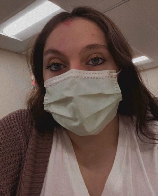 Trinity Rowles sofreu um ataque do cachorro de seu pai, em setembro de 2022, e precisou fazer quatro cirurgias para se recuperar. No entanto, uma das operações acabou alterando a aparência de seu nariz.