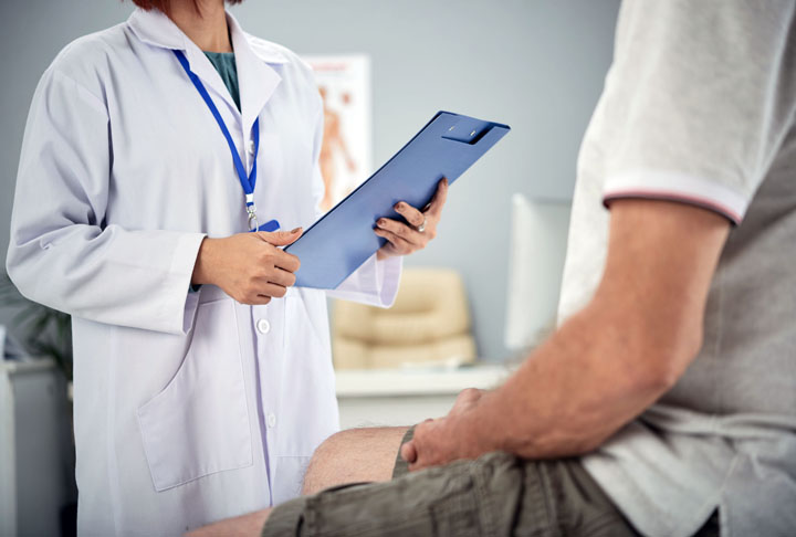 Acompanhamento contínuo com equipe multidisciplinar é essencial para manejar efeitos colaterais e manter a qualidade de vida.
Consultas regulares após o tratamento ajudam a detectar recidivas rapidamente, se ocorrerem.