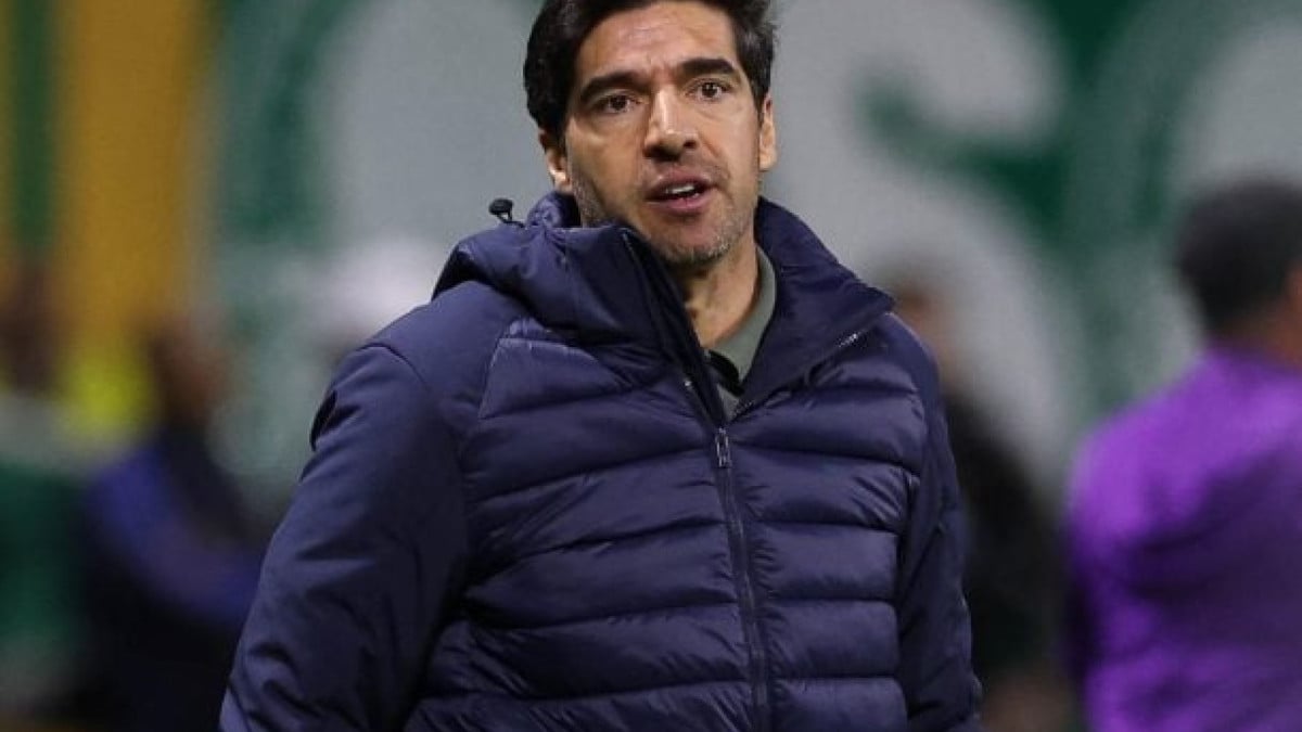 Técnico voltou a reclamar de arbitragem e do calendário no primeiro jogo do Verdão em 2026