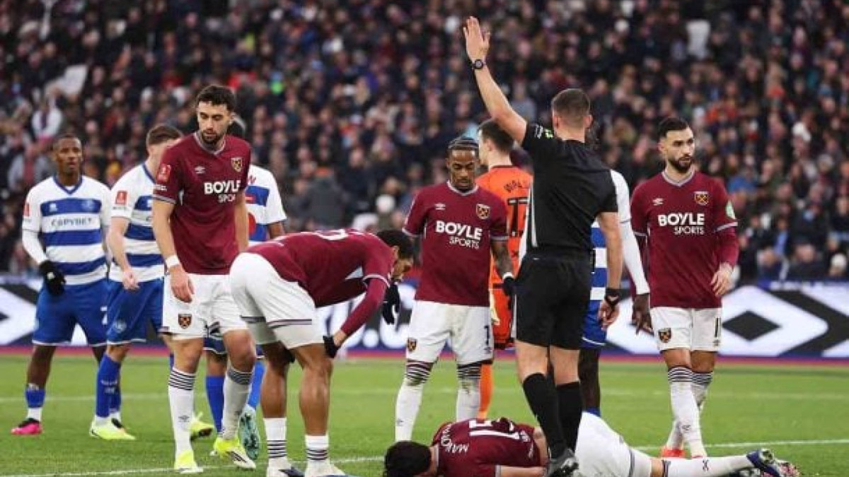 Mavropanos perde os sentidos em disputa aérea, recebe atendimento médico e deixa o campo de maca sob aplausos