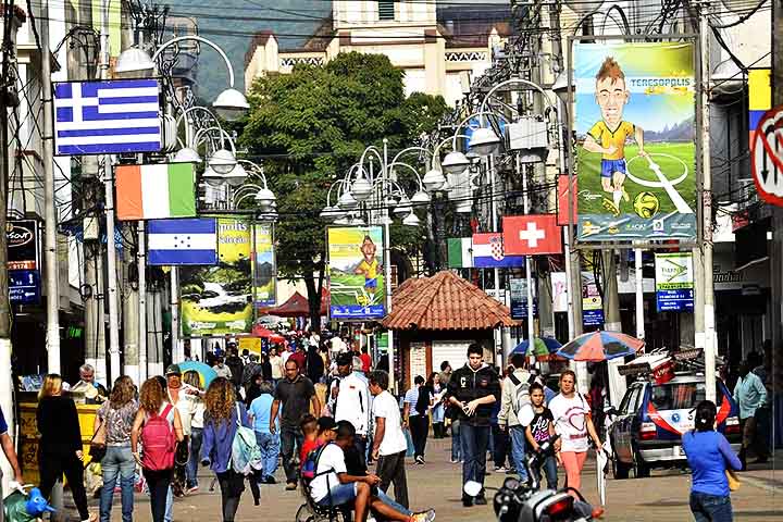 A emancipação político-administrativa de Teresópolis ocorreu em 6 de julho de 1891, através do Decreto número 280, quando foi desmembrada do município de Magé.  