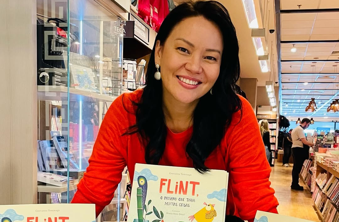 Geovanna Tominaga: Ex-apresentadora da TV Globinho e do Vídeo Show, também acumula trabalhos de repórter e atriz em diferentes emissoras. Atuou em novelas como Sol Nascente. Além disso, é escritora. Assina o livro Você já é o suficiente, sobre autoestima e autoconhecimento.
