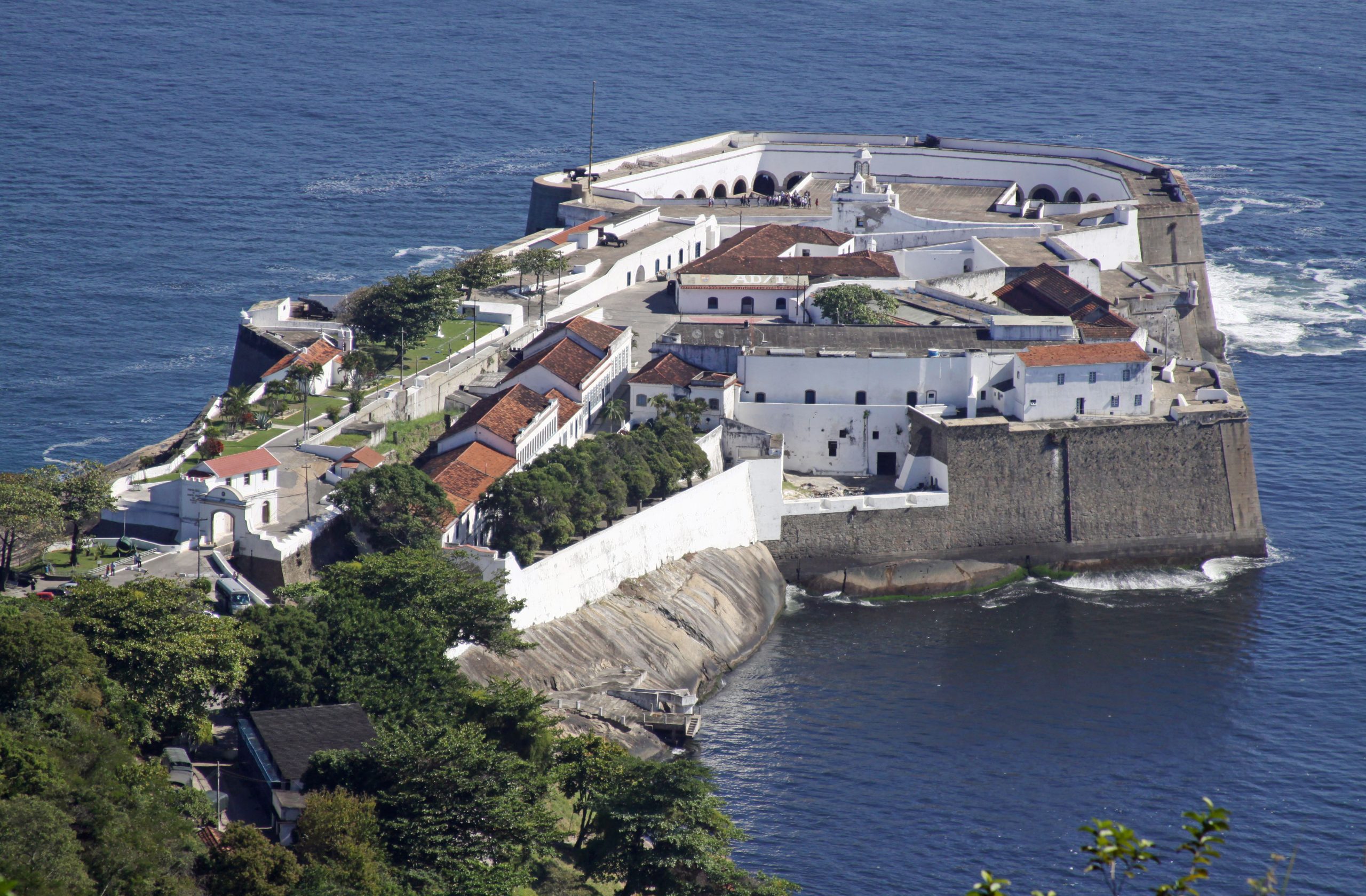 Atualmente, a fortaleza é um dos pontos turísticos mais visitados de Niterói, oferecendo visitas guiadas que revelam os bastidores da vida militar, os alojamentos, as muralhas e os segredos guardados por séculos.
