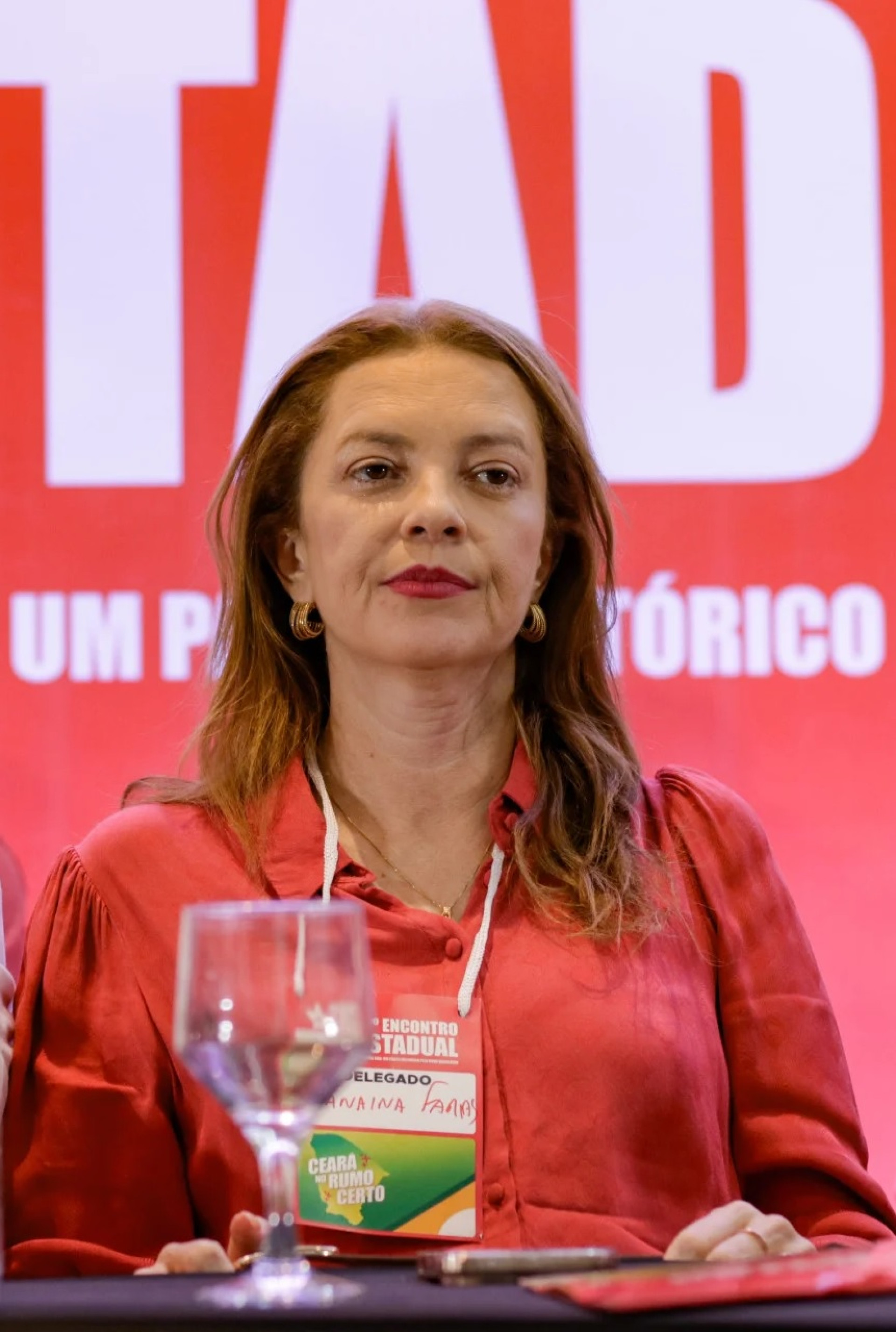 ￼JANAÍNA Farias, prefeita de Crateús, elogiou o secretário da Casa Civil (Foto: Samuel Setubal)