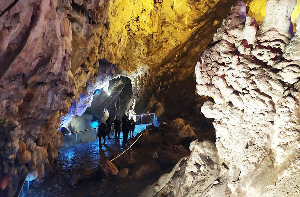 A Macedônia do Norte é conhecida por seu clima ensolarado, com cerca de 300 dias de céu limpo por ano. Essa característica favorece atividades ao ar livre, turismo ecológico e agricultura, especialmente nas regiões influenciadas pelo clima mediterrâneo.
