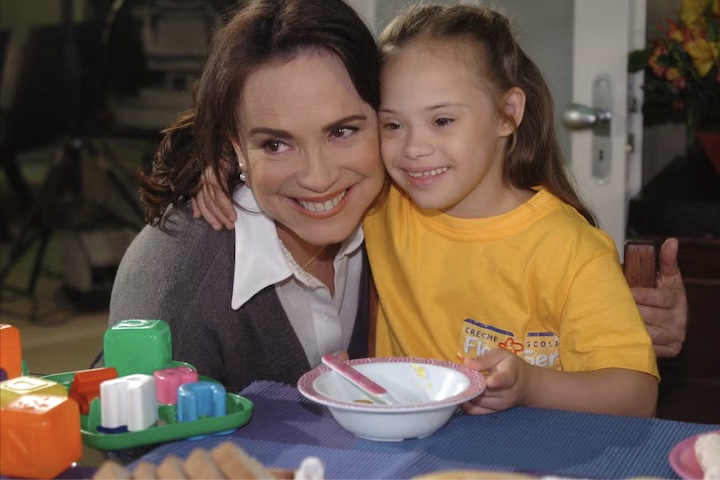 Em 2006, Maneco escreveu Páginas da Vida. Na trama, Helena, vivida por Regina Duarte, adota uma menina com Síndrome de Down que havia sido rejeitada pela avó após a morte da mãe no parto.