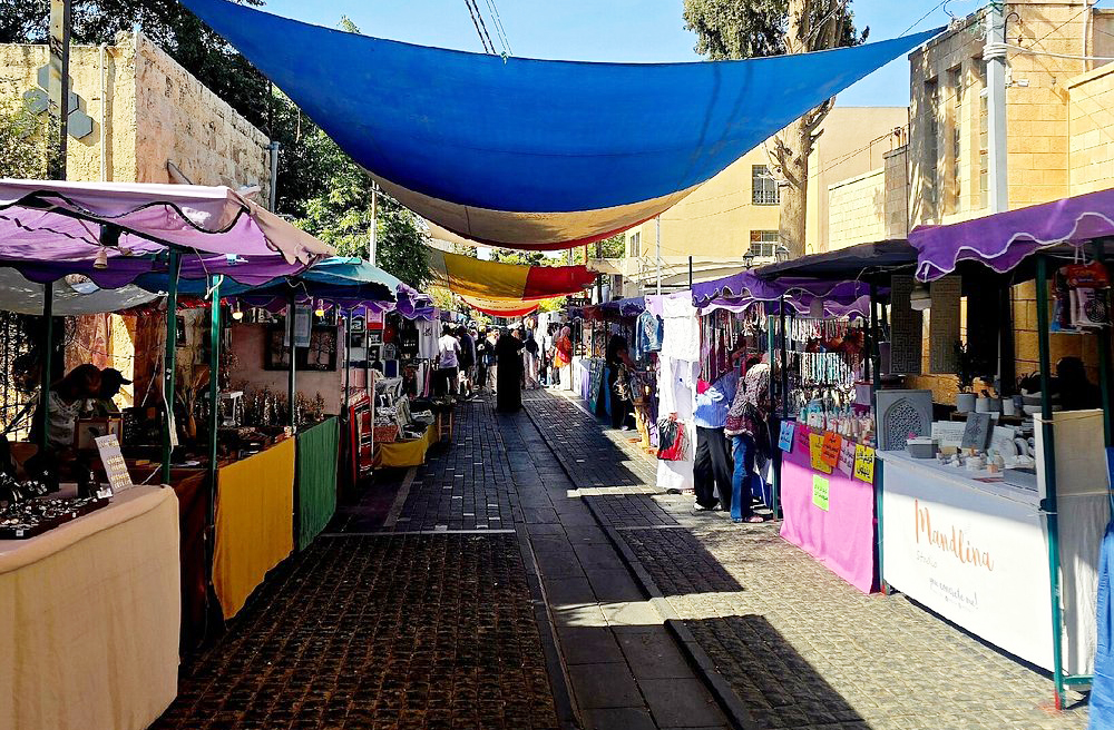 Souk Jara – Amã, Jordânia: Aberto aos sábados, é um mercado sazonal com artesanato, música ao vivo e comidas típicas jordanianas.