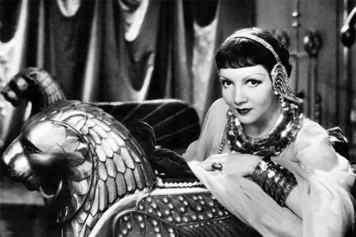 Após o assassinato de César, em 44 a.C., Cleópatra voltou a se aproximar do poder romano por meio de Marco Antônio, general e integrante do Segundo Triunvirato. A parceria foi política e também pessoal, rendendo três filhos e uma união que desafiava diretamente Otávio, futuro imperador Augusto. 
