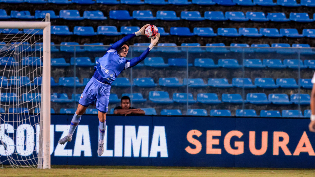 Titular do Fortaleza, Brenno ainda não foi vazado no Estadual