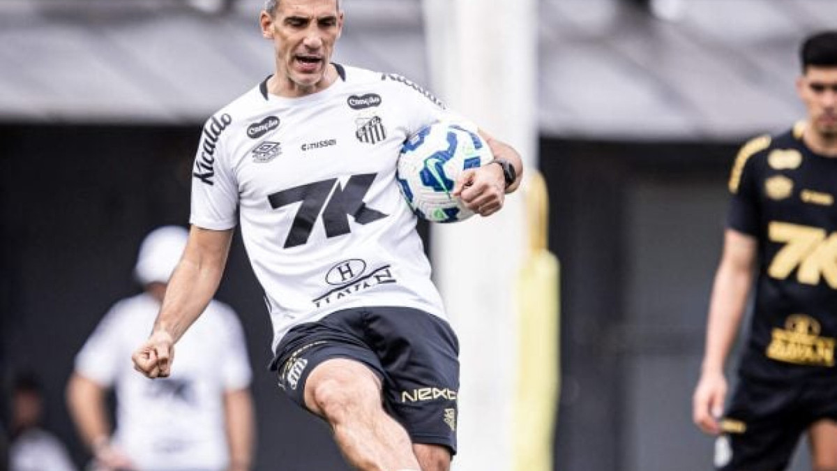 Treinador se preocupa com sequência de jogos e clima do verão brasileiro