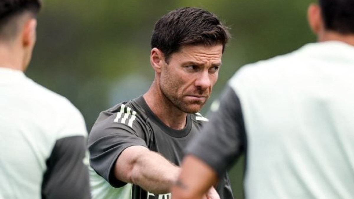 Segundo a imprensa espanhola, jogadores não foram avisados previamente e souberam da demissão pelo comunicado oficial do clube