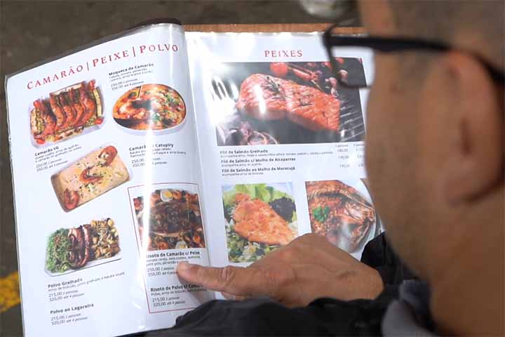 De acordo com a Academia Americana de Oftalmologia, cerca de 1,8 bilhão de pessoas em todo o mundo vivem com presbiopia.
