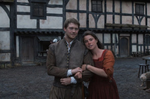 Joe Alwyn e Jessie Buckley em cena do filme 'Hamnet: A Vida Antes de Hamlet'