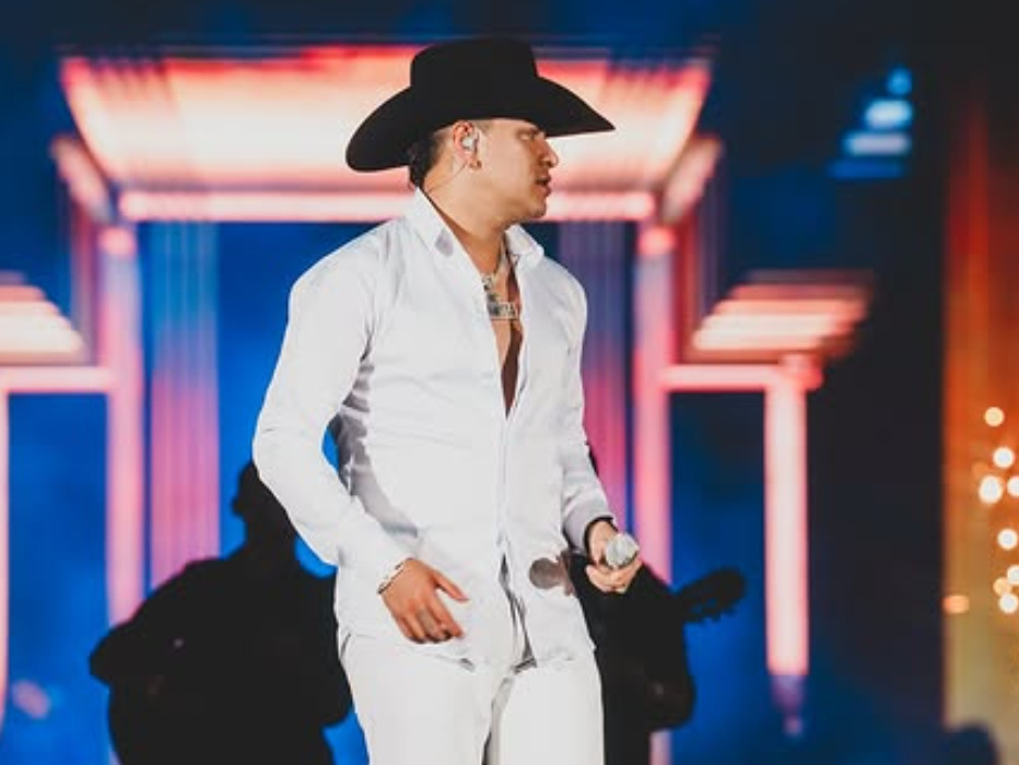 Jiménez deixa esposa e três filhos, e seu legado na música popular colombiana é lembrado por sua voz marcante e carreira de sucesso.