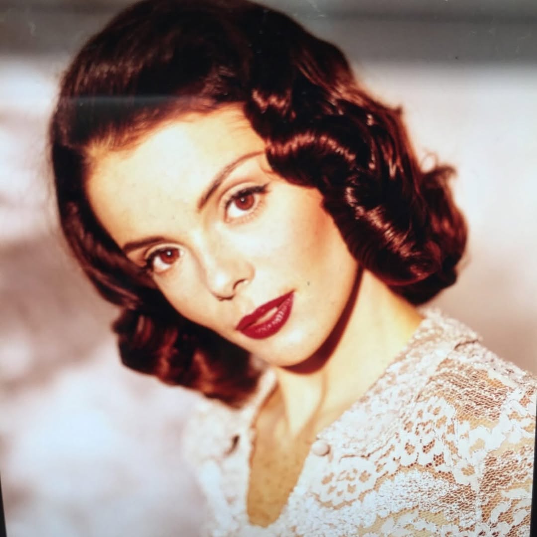 Em 1995, Mylla se destacou novamente ao interpretar Silene na minissérie “Engraçadinha… Seus Amores e Seus Pecados”, e no mesmo período participou do projeto “A Comédia da Vida Privada”, ambos da TV Globo.
