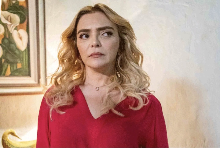 Nascida em Currais Novos, no interior do Rio Grande do Norte, e criada em Acari, na região do Seridó, Titina construiu uma carreira sólida no teatro, na televisão e no cinema.