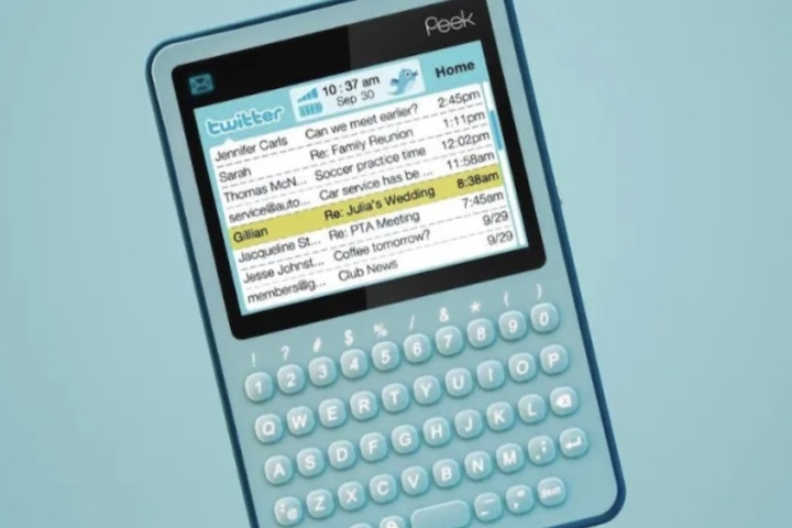 Aparelho Twitter Peek: Imagina um dispositivo criado exclusivamente para usar o Twitter, mas custava mais caro que um iPhone da época, que oferecia muito mais funcionalidades.
