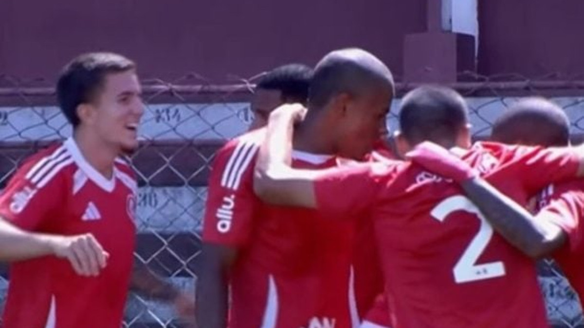 Gustavo Ulguim (2x), Eduardo e João Miranda marcam para o Colorado, que terá pela frente o Nacional-SP, na próxima fase