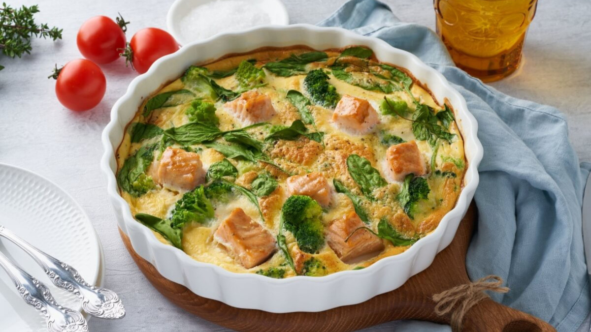 Omelete de forno: 5 receitas leves e ricas em proteínas para o almoço