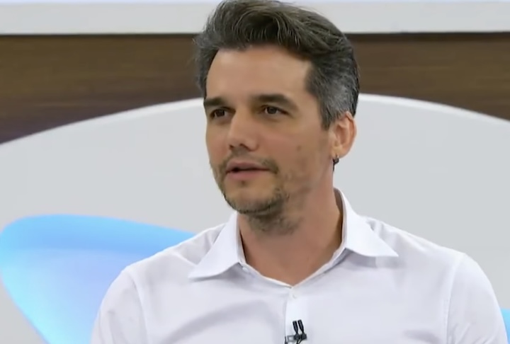 Mas eu fico sem querer ir porque é outra cidade, e eu tenho medo de apagar aquela memória tão boa que eu tenho dali”, completou o ator na época. 