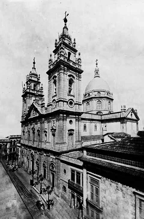Em 1811, com a família imperial instalada no Brasil, aconteceu uma inauguração parcial da Igreja da Candelária. O Príncipe Regente Dom João VI esteve presente na cerimônia.
