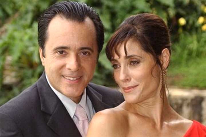 Em 2003, voltou a alcançar enorme sucesso ao viver Helena em “Mulheres Apaixonadas”, novela escrita por Manoel Carlos. 
