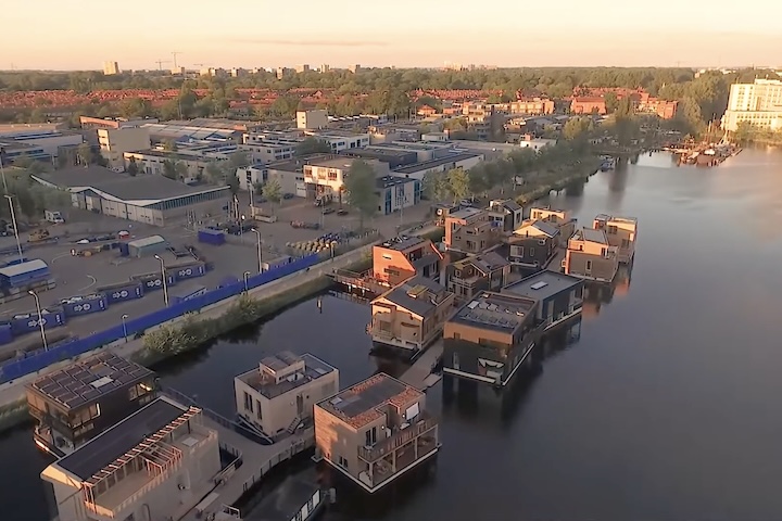 Na ocasião, o local permaneceu estável ao subir e descer com a água, reforçando a sensação de segurança dos moradores.
