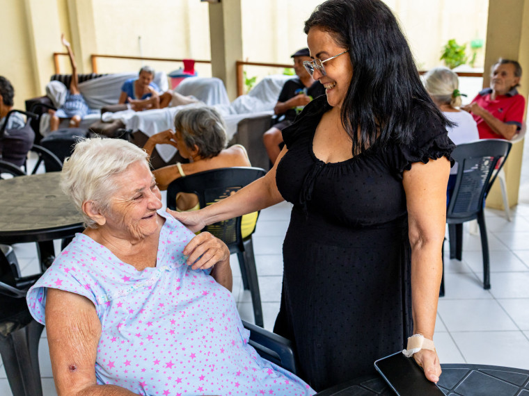 Silvia Regina, respons&aacute;vel pela casa O Bom Pastor, que vai receber apoio do programa