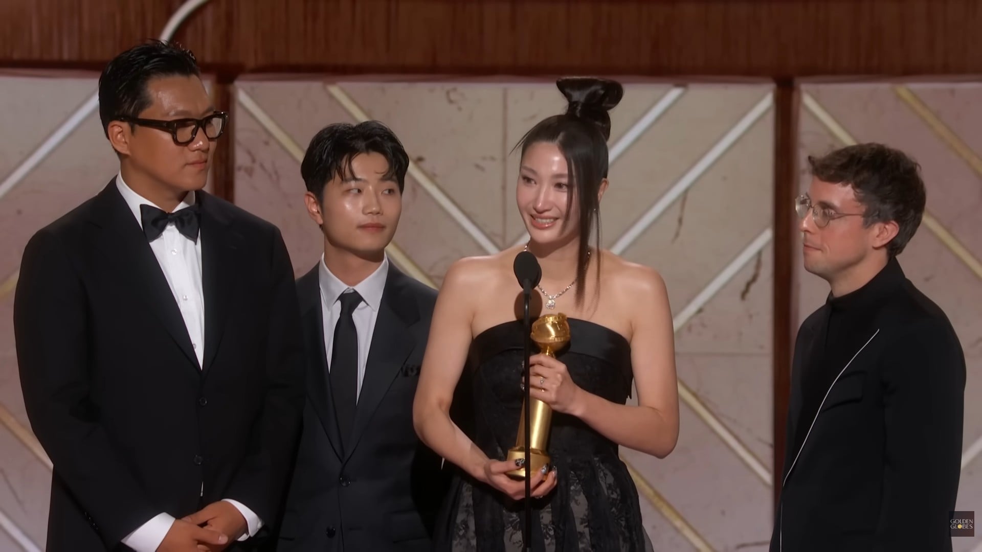 “Golden” venceu a categoria de Melhor Canção Original no Globo de Ouro 2026 e se tornou a primeira música de K-Pop a receber essa premiação. A música integra a trilha sonora do filme de animação “Guerreiras do K-Pop”, produção da Sony em parceria com a Netflix, que figurou entre os principais destaques da cerimônia realizada no em 11 de janeiro de 2026. 
