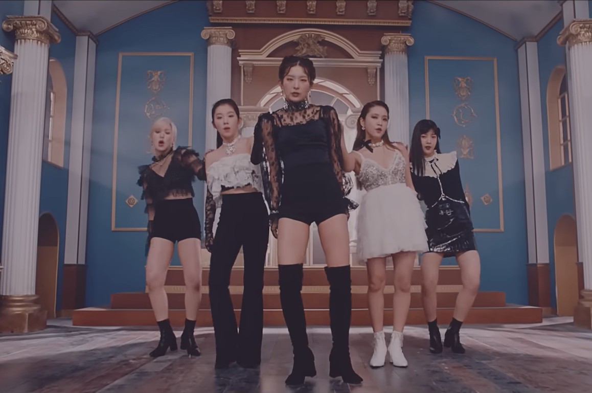 Ela escreveu músicas para diversos artistas e grupos de K-pop, como “Psycho”, do Red Velvet. 
