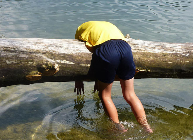 Pacientes em tratamento podem experienciar efeitos como náusea, queda de cabelo, fadiga e alterações na imunidade. Estratégias de suporte, como nutrição adequada e cuidados psicológicos, são parte importante da terapia.