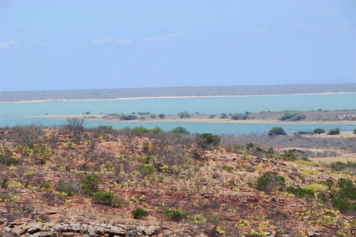 Com o alagamento da região, os moradores precisaram ser realocados para um novo município, conhecido como Nova Rodelas. 