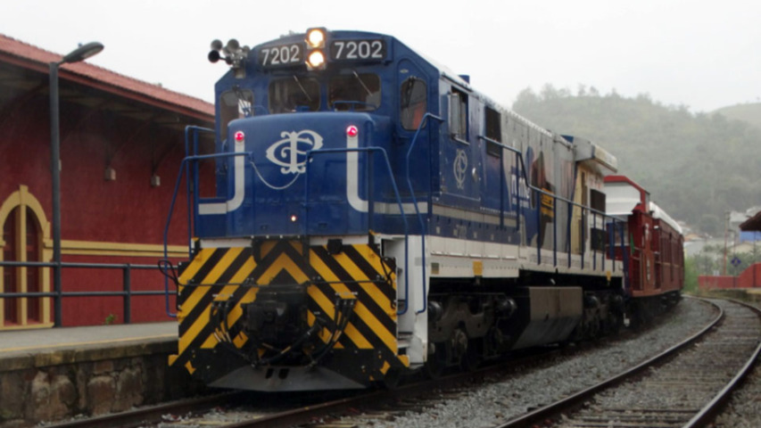 Trem de Guararema (São Paulo) - No interior de São Paulo, o trem percorre 14 quilômetros entre a Estação Central e a Vila Luis Carlos, em um trajeto de duas horas cercado por natureza. Há bilhetes nas classes turística e Caboose. Aos sábados e domingos, também é possível embarcar no Carro Restaurante, com pratos, petiscos e drinques.