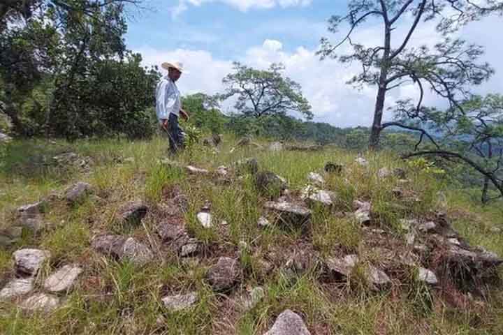 O sítio, conhecido como Paso Temprano ou Corral de Piedra, surpreende pelo alto nível de preservação e pela complexidade de sua estrutura. 