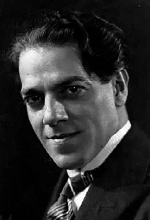 Heitor Villa-Lobos (1887–1959) - Natural do Rio de Janeiro, é o mais conhecido compositor erudito do Brasil. Dono de uma produção vastíssima, que inclui os célebres Choros e Bachianas Brasileiras, Villa-Lobos soube unir a tradição europeia com os sons do Brasil profundo, da música indígena ao choro urbano. 
