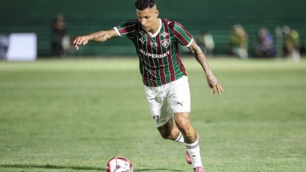 Lateral-esquerdo tem bom desempenho no triunfo do Tricolor por 2 a 1, pela primeira rodada do Campeonato Carioca