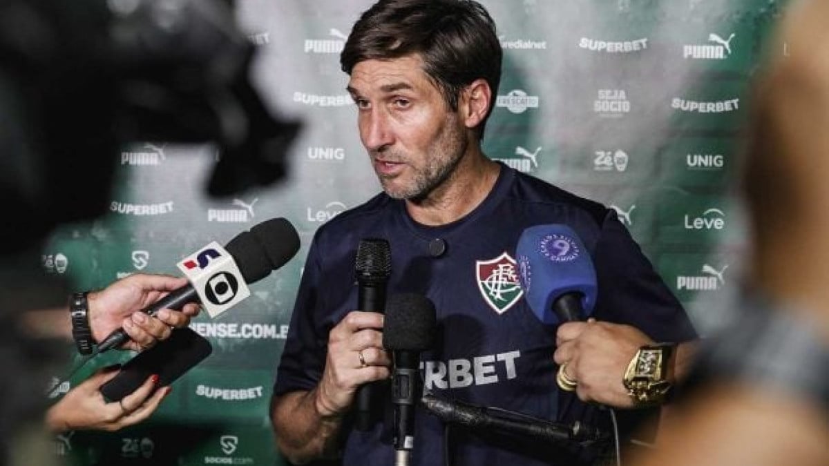 Maxi Cuberas, que dirigiu a equipe na vitória contra o Madureira nesta quarta, também pede calma à torcida na busca por reforços