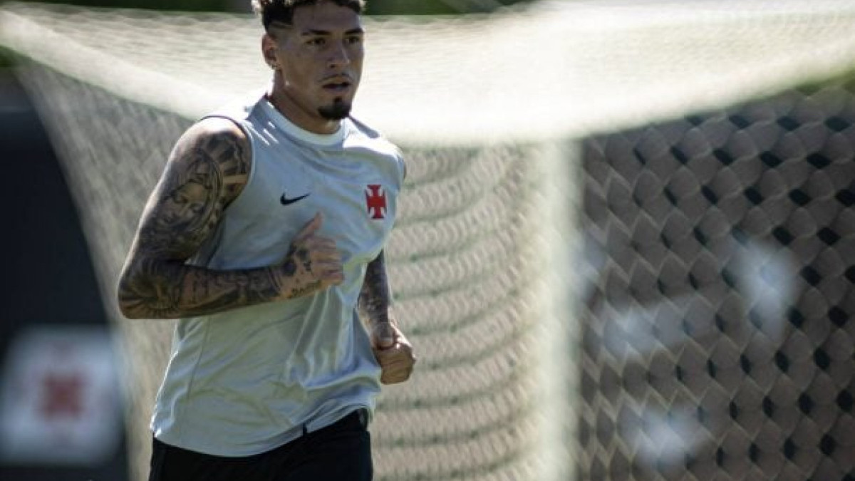 Novo camisa 4 do Cruz-Maltino, zagueiro uruguaio é apresentado como reforço, o segundo do clube para 2026