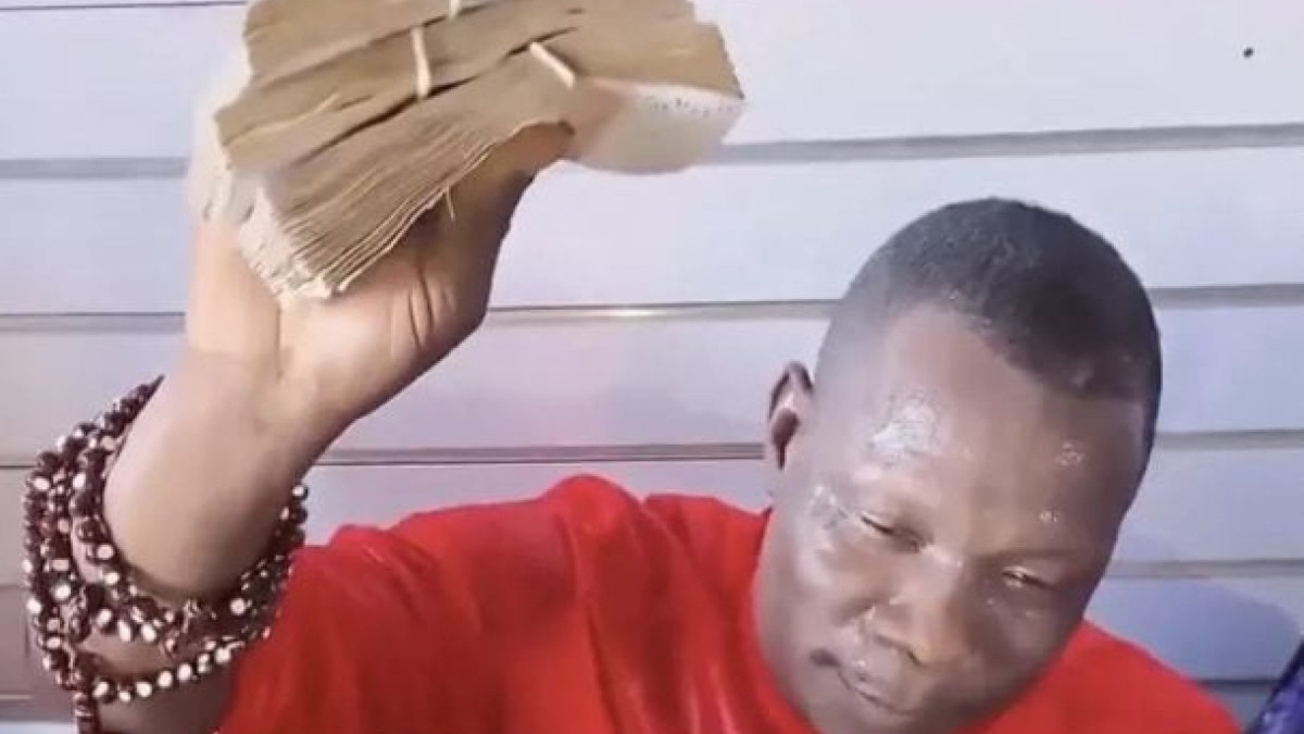 Karamogo Sinayoko disse que usaria “poderes espirituais” para levar o Mali à final, mas a seleção foi eliminada pelo Senegal